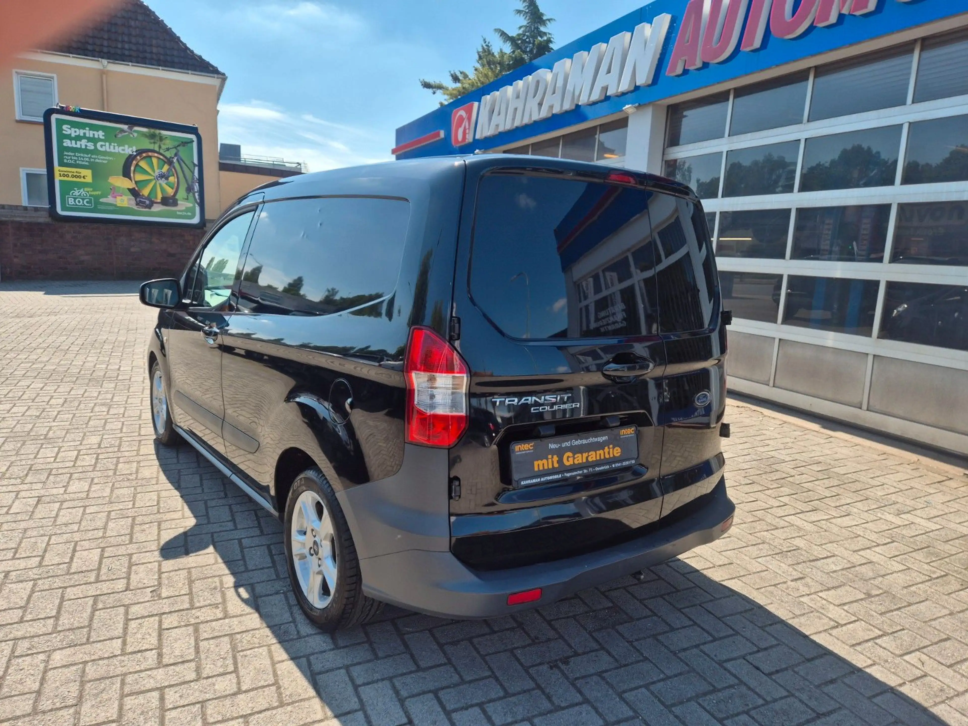 Ford Transit Courier — photo 6