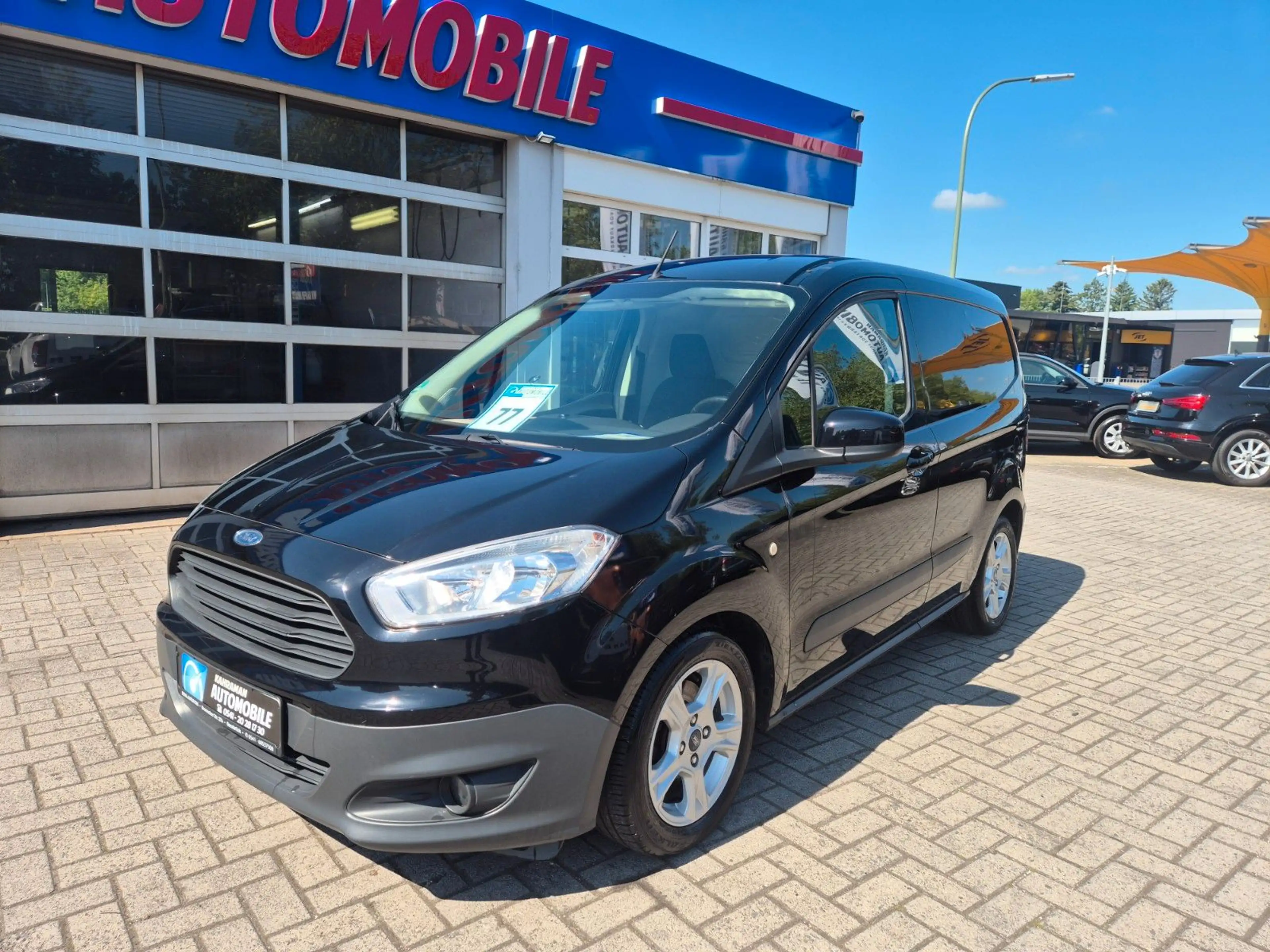 Ford Transit Courier — photo 3