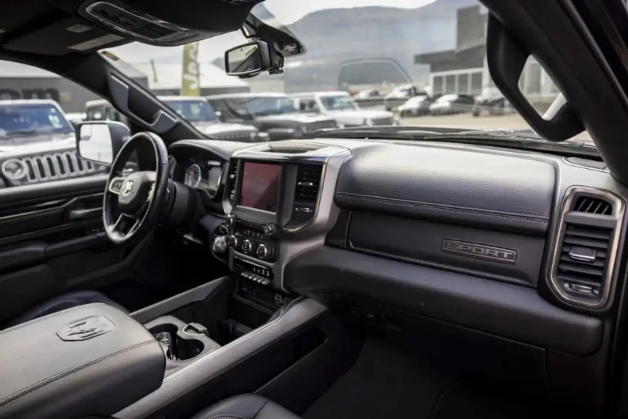 RAM 1500 снимка RAM 1500
