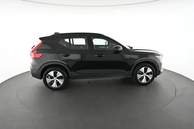 Volvo XC40 view 6