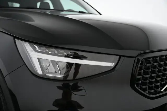 Volvo XC40 view 15