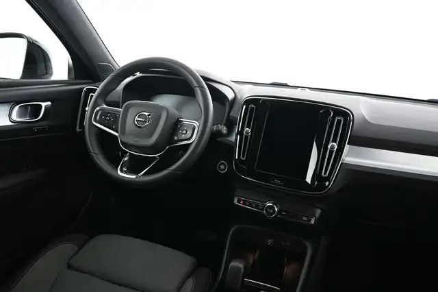 Volvo XC40 view 18