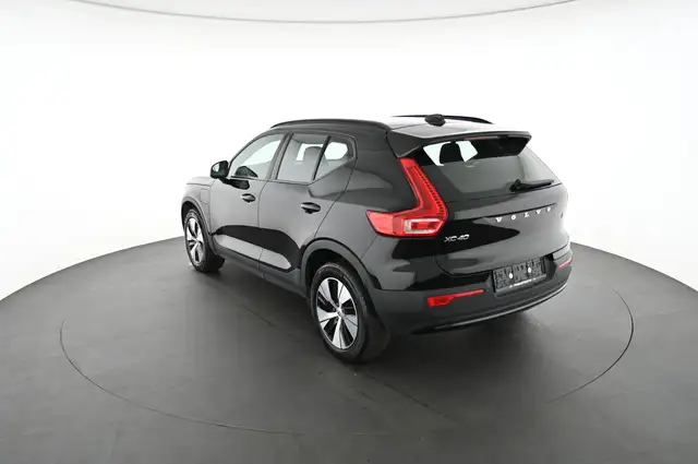 Volvo XC40 view 9