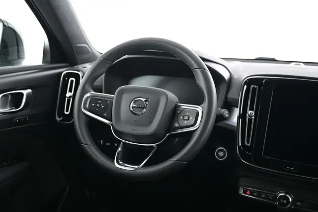 Volvo XC40 view 19