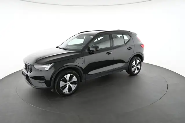 Volvo XC40 view 3