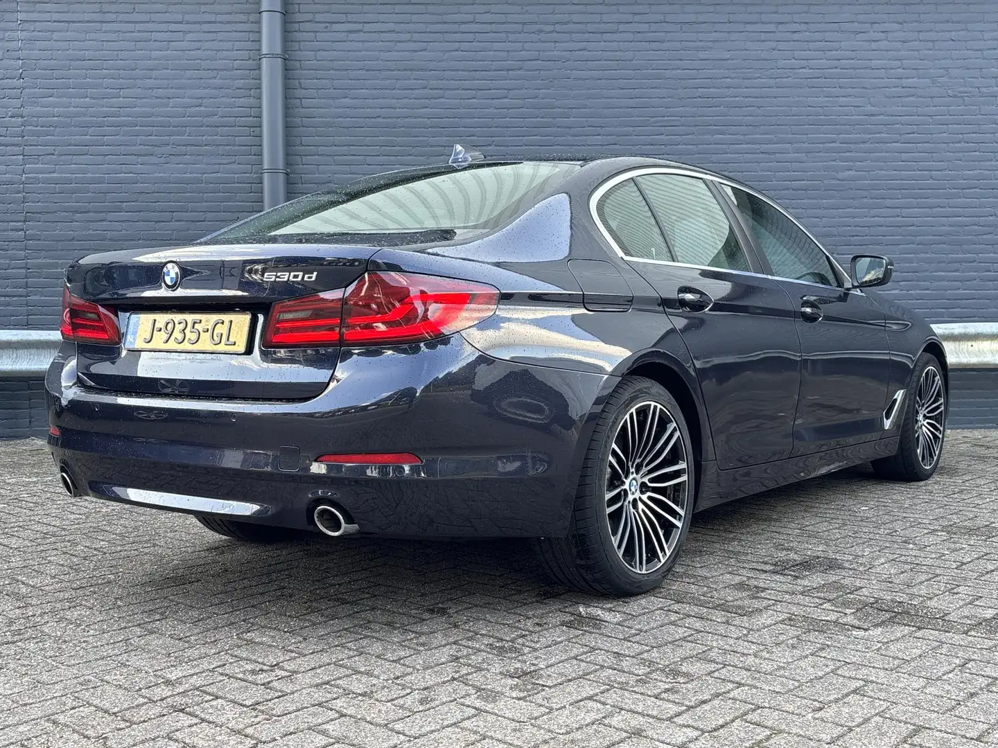 BMW 530 5-serie 530d High Executive | € 12.750,- NETTO! | Blauw - 2