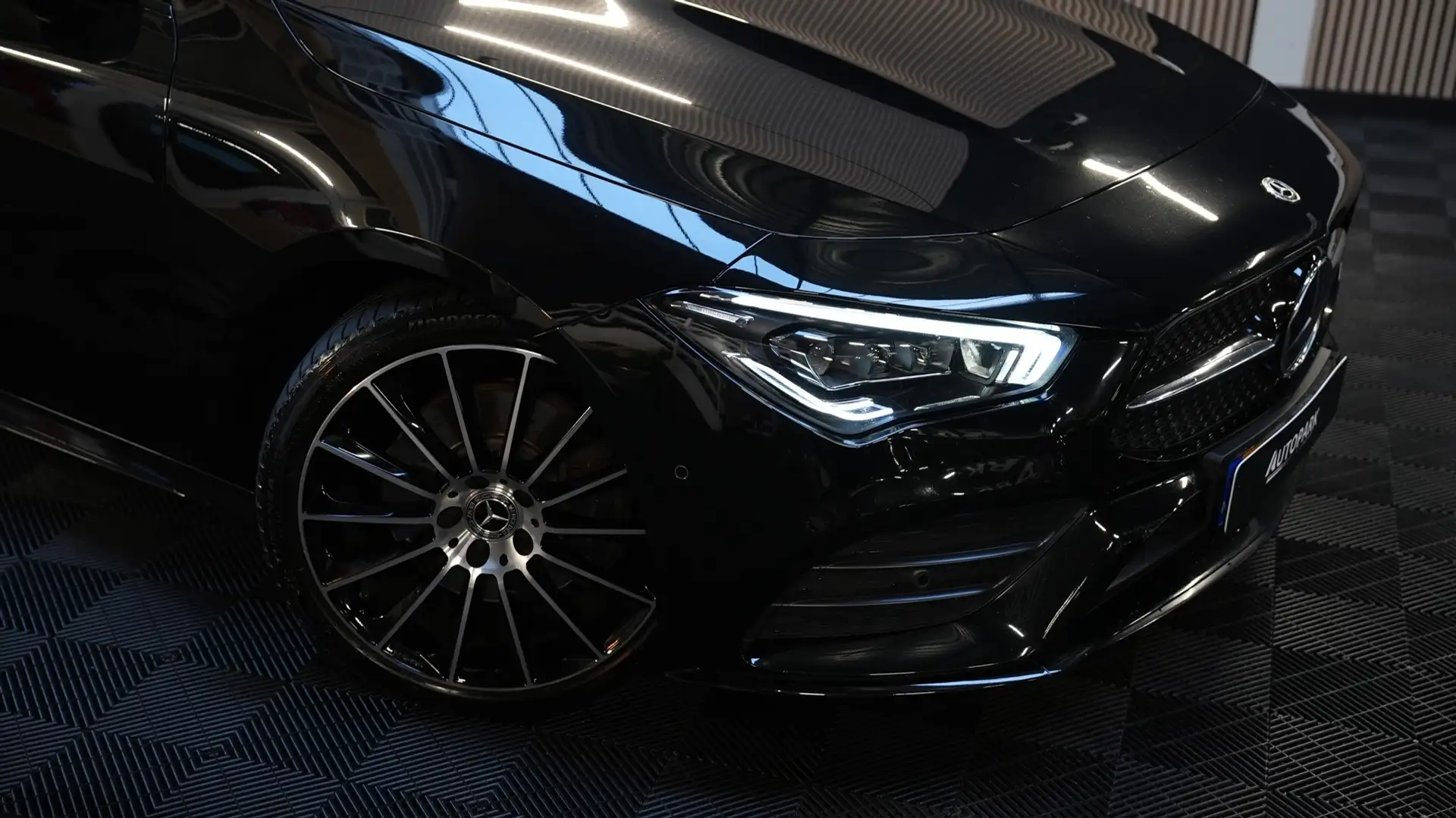 Mercedes-Benz CLA 200 Business Solution AMG/PANO/MEMORY/SFEERVERLICHTING Noir - 2