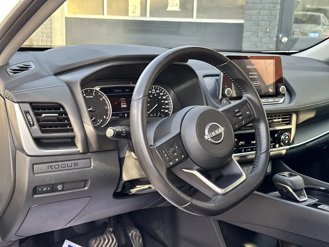 Nissan Rogue снимка Nissan Rogue