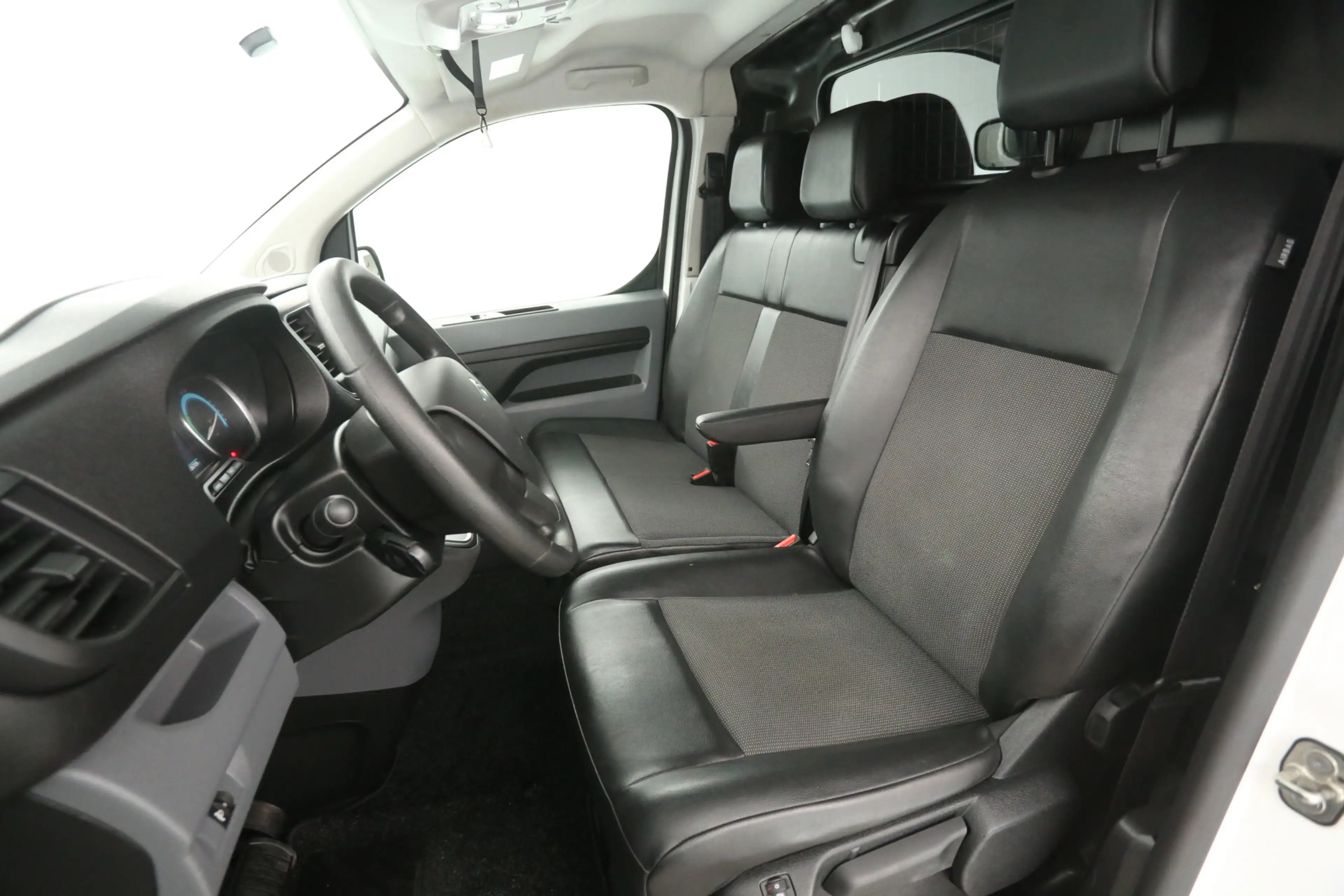 Peugeot e-Expert Citroen e-Jumpy 75 kWh L2H1 | Snelladen | SOH 93% — photo 12