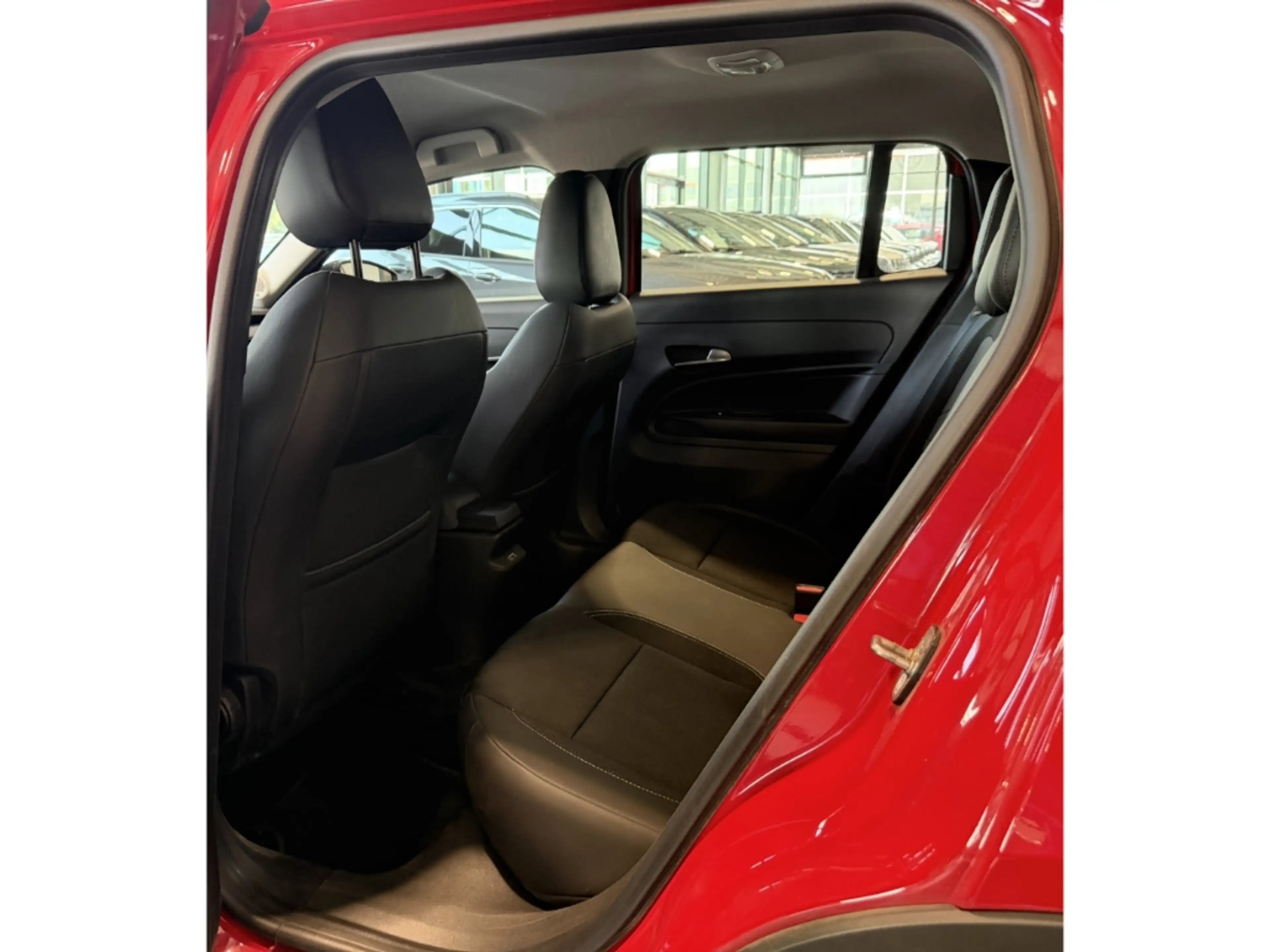 Jeep Avenger Altitude *Tempomat *Apple Car Play — photo 11