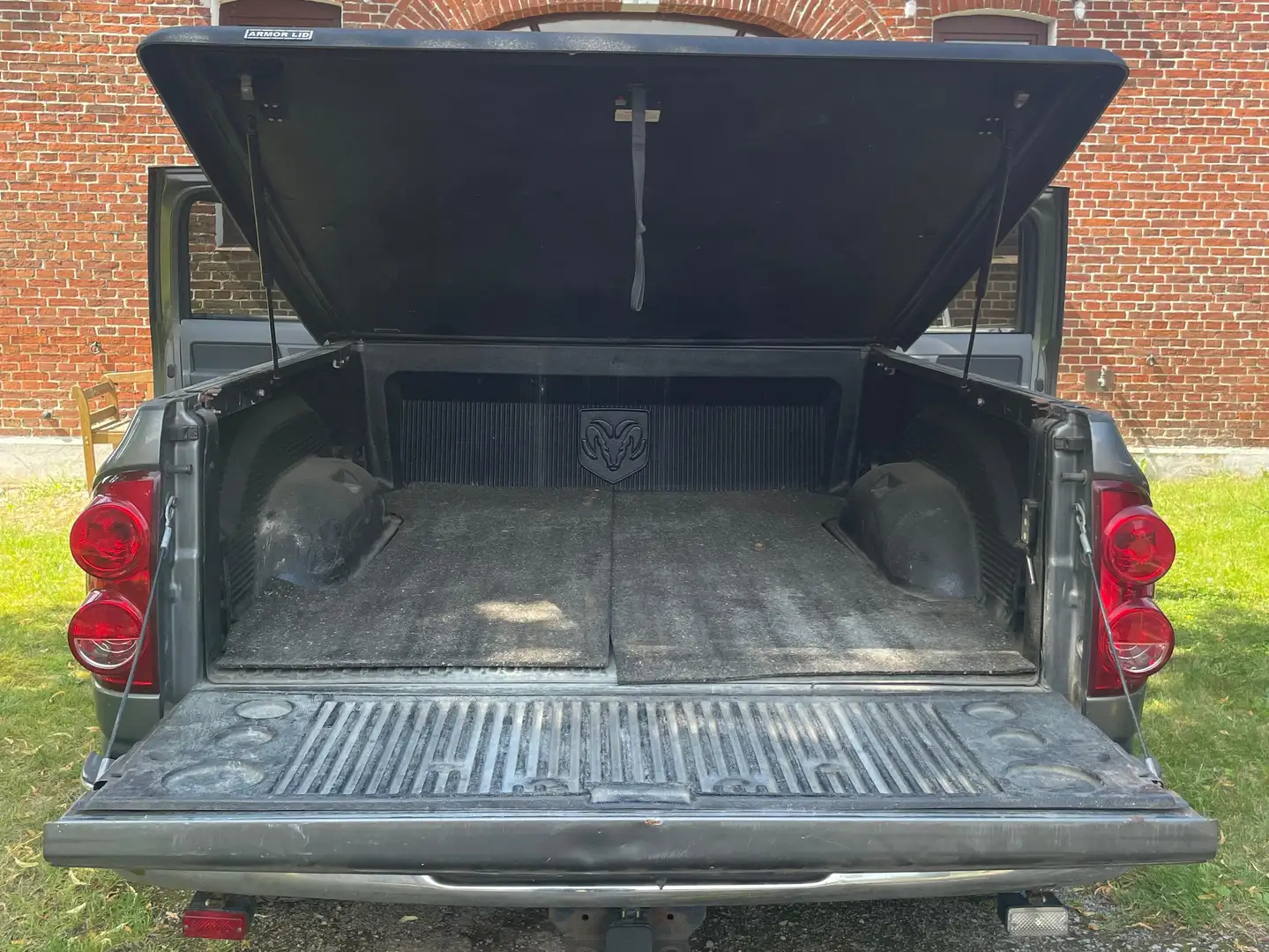Dodge RAM 4,7 V8 Viele Teile Neu Tüv 06/27 Grau - 2