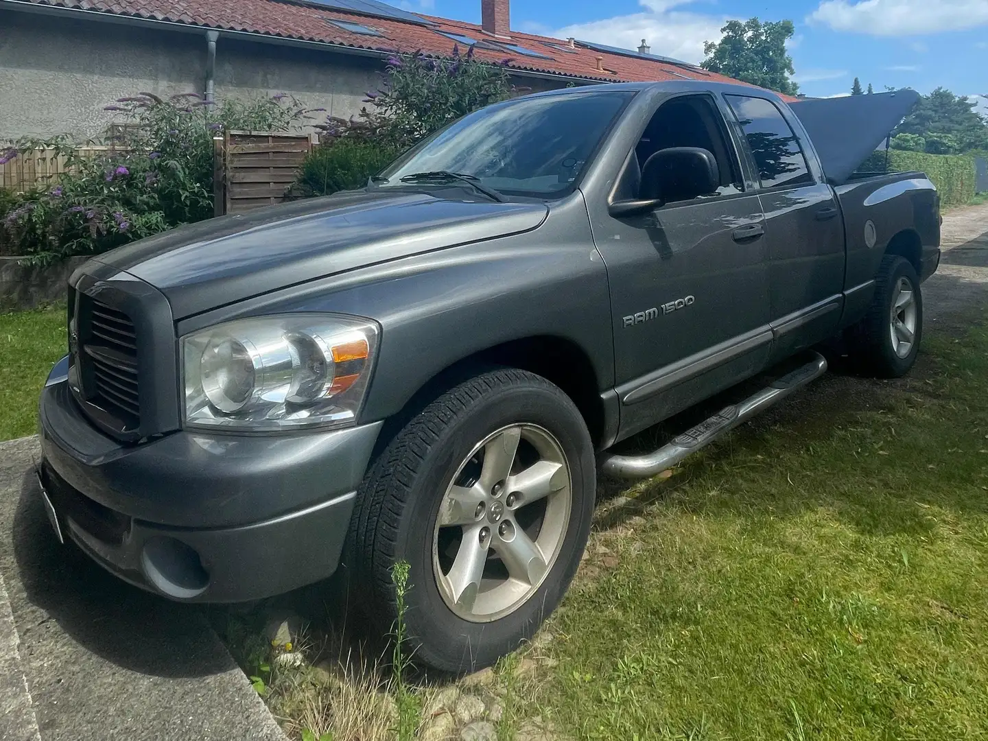 Dodge RAM 4,7 V8 Viele Teile Neu Tüv 06/27 Grau - 1