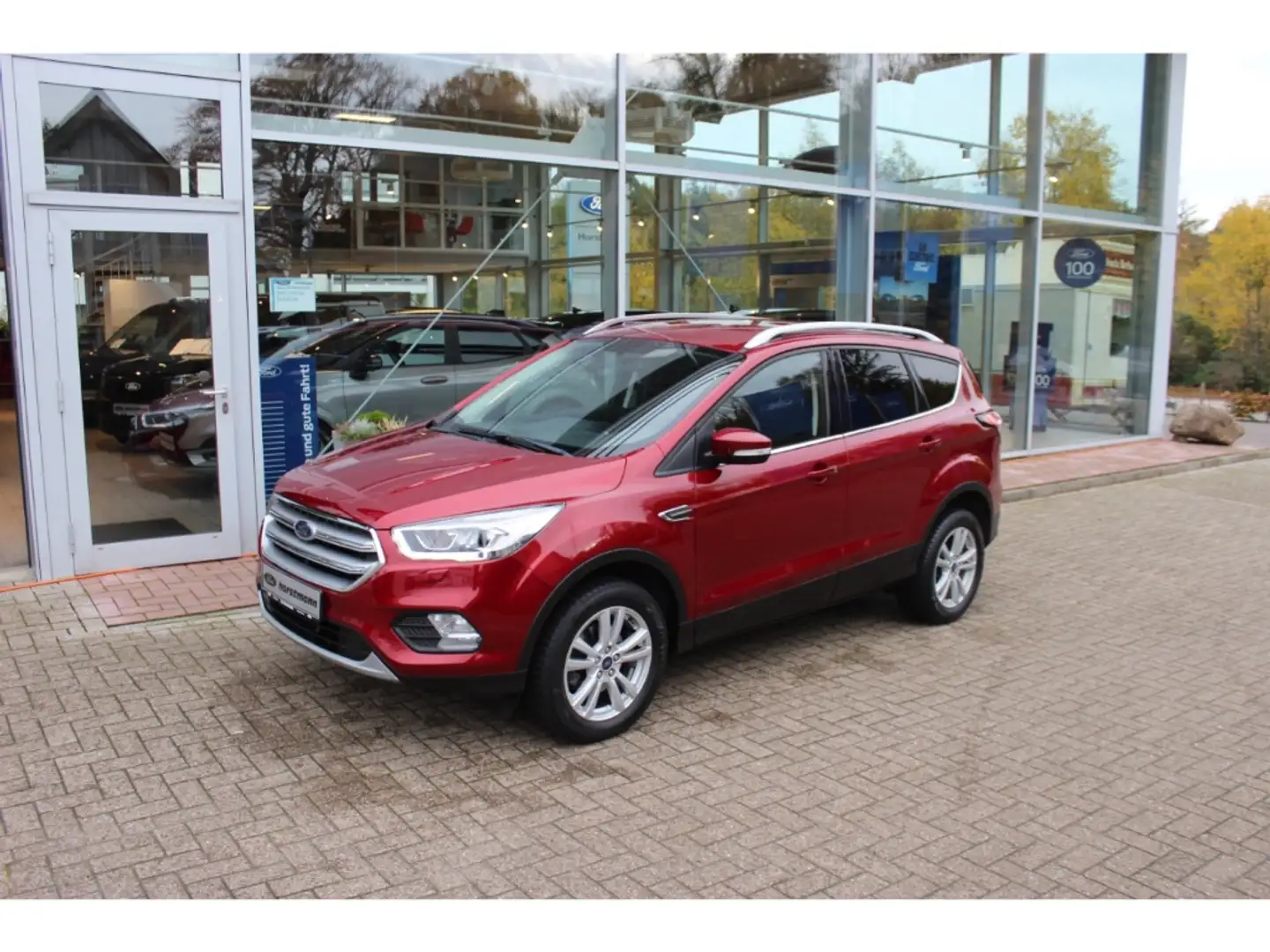 Ford Kuga COOL & CONNECT, NAVI, PDC, RFK, BEH. WSS & SITZE Rot - 1