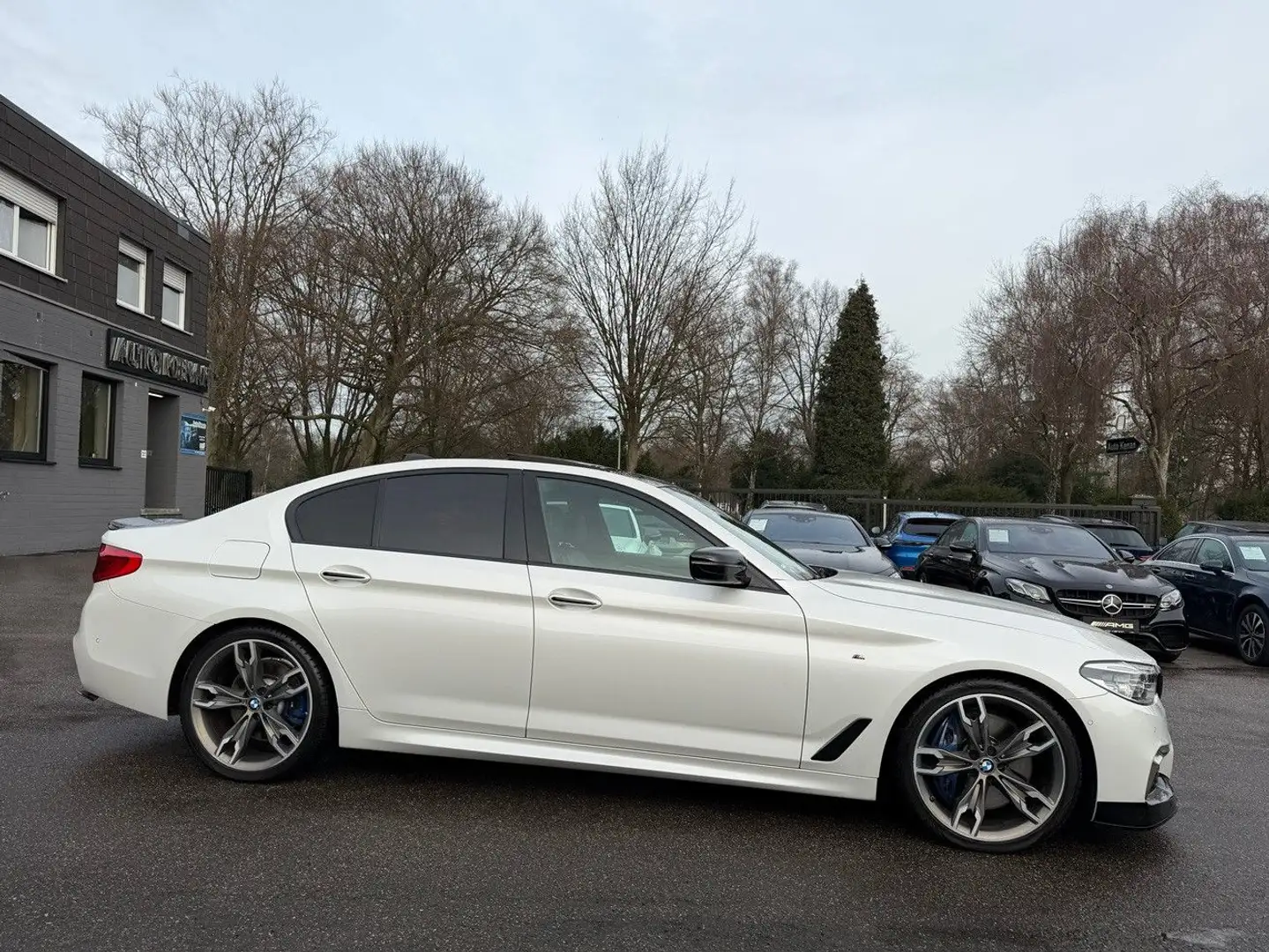 BMW 550 i xDrive M Sport ACC/HUD/SHD/Leder/Massage Blanc - 2