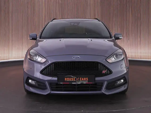 Ford Focus view 6