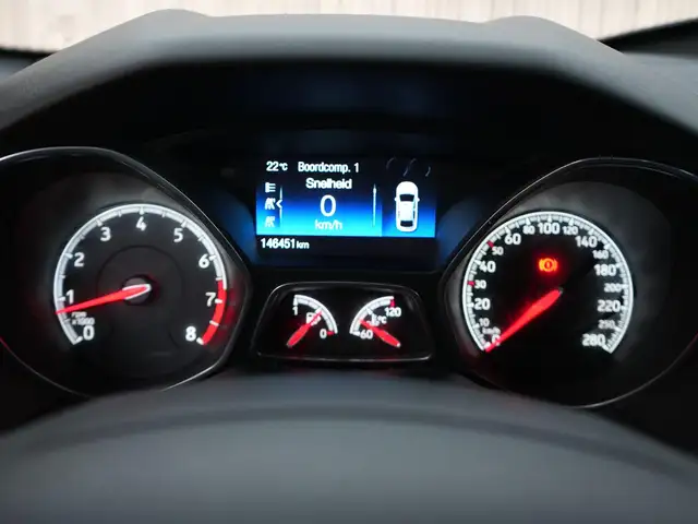 Ford Focus view 13