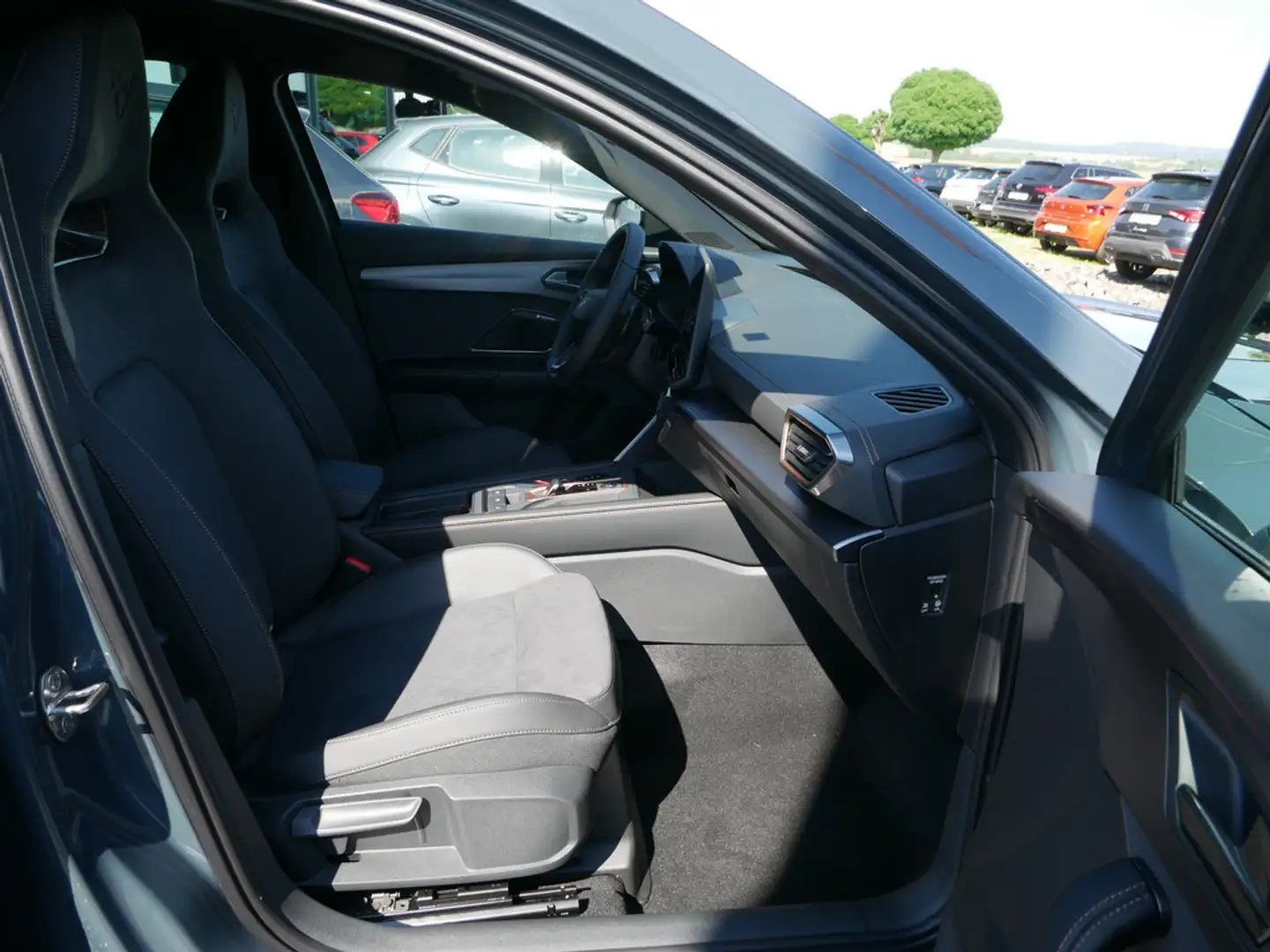 CUPRA Formentor 1.5 eTSI NEUES MODELL COPPER KAMERA Blau - 2