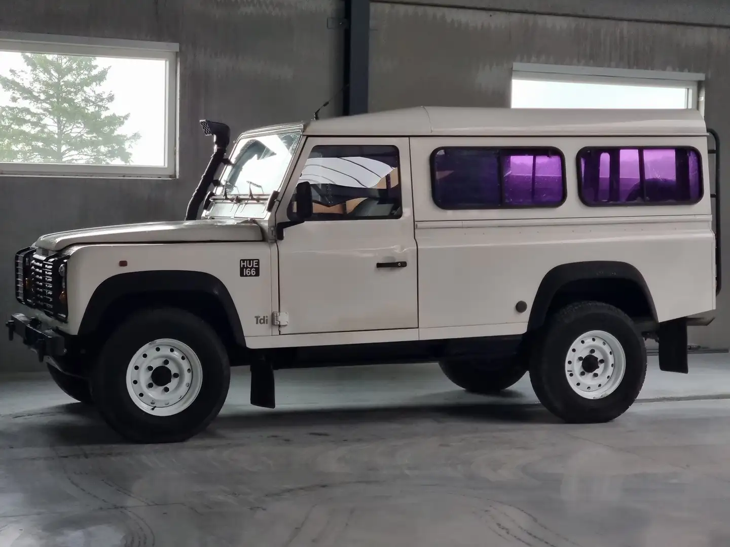 Land Rover Defender 2.5 TDi *110 * 3 PLACES * UTILITAIRE White - 1