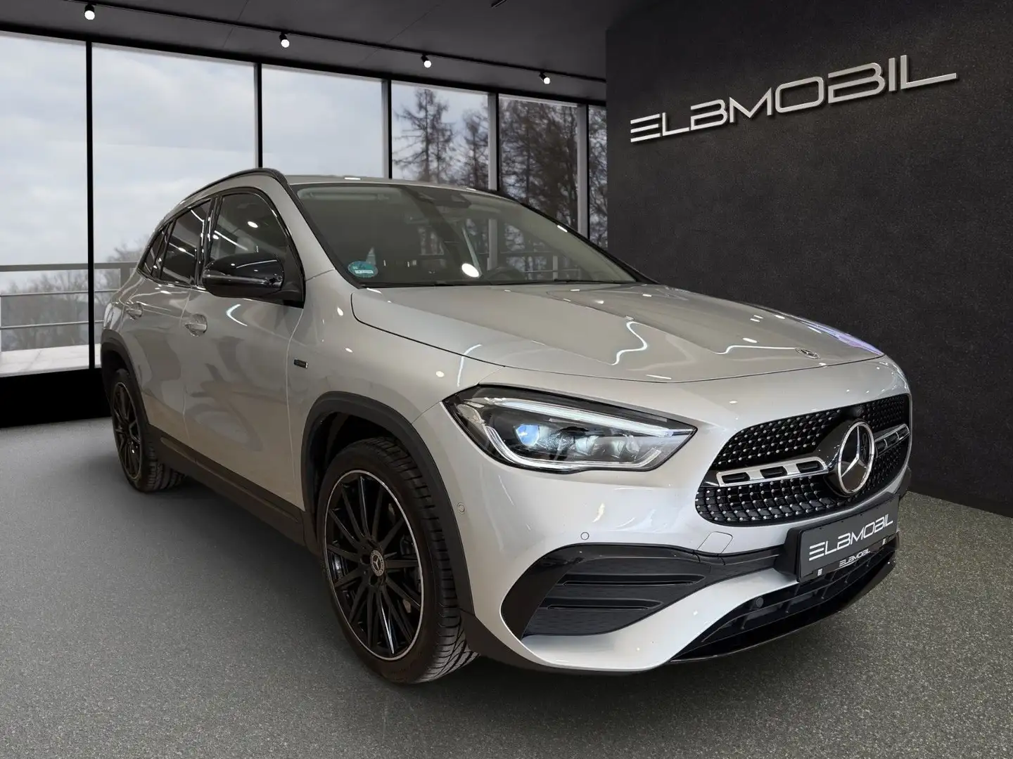 Mercedes-Benz GLA 250 e 8G-DCT*AMG Line*Night-Paket*LED*1H* Silber - 1