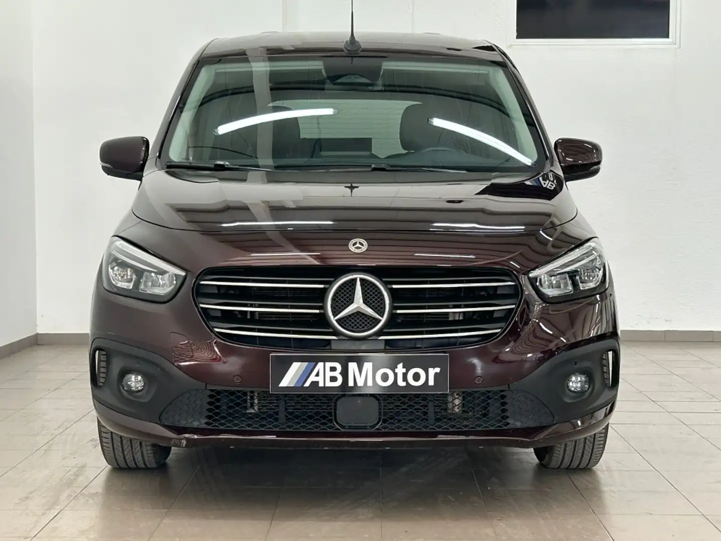 Mercedes-Benz T-Class 180d Burdeos - 2