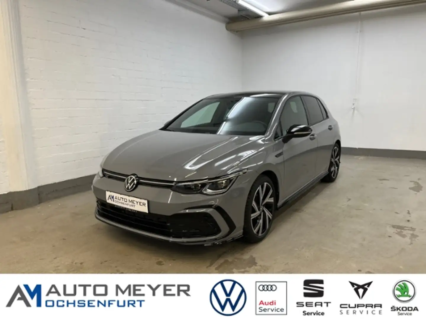 Volkswagen Golf VIII 1.5 eTSI DSG R-Line Pano. uvm. Grau - 1