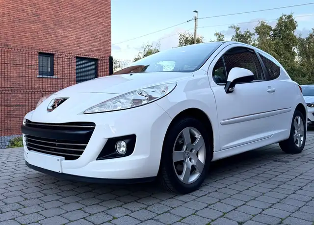 2010 Peugeot 207 in Grey for sale