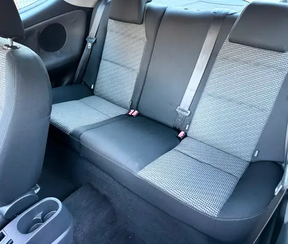 Peugeot 207 view 11