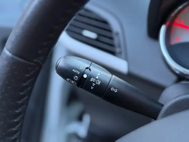 Peugeot 207 view 9