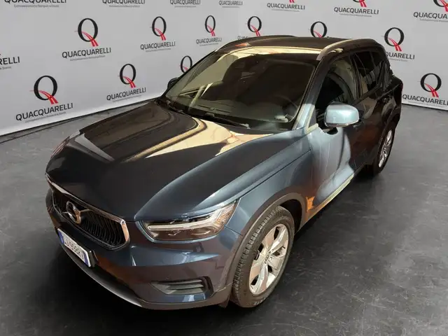 Volvo XC40 T3 automatico Momentum Pro