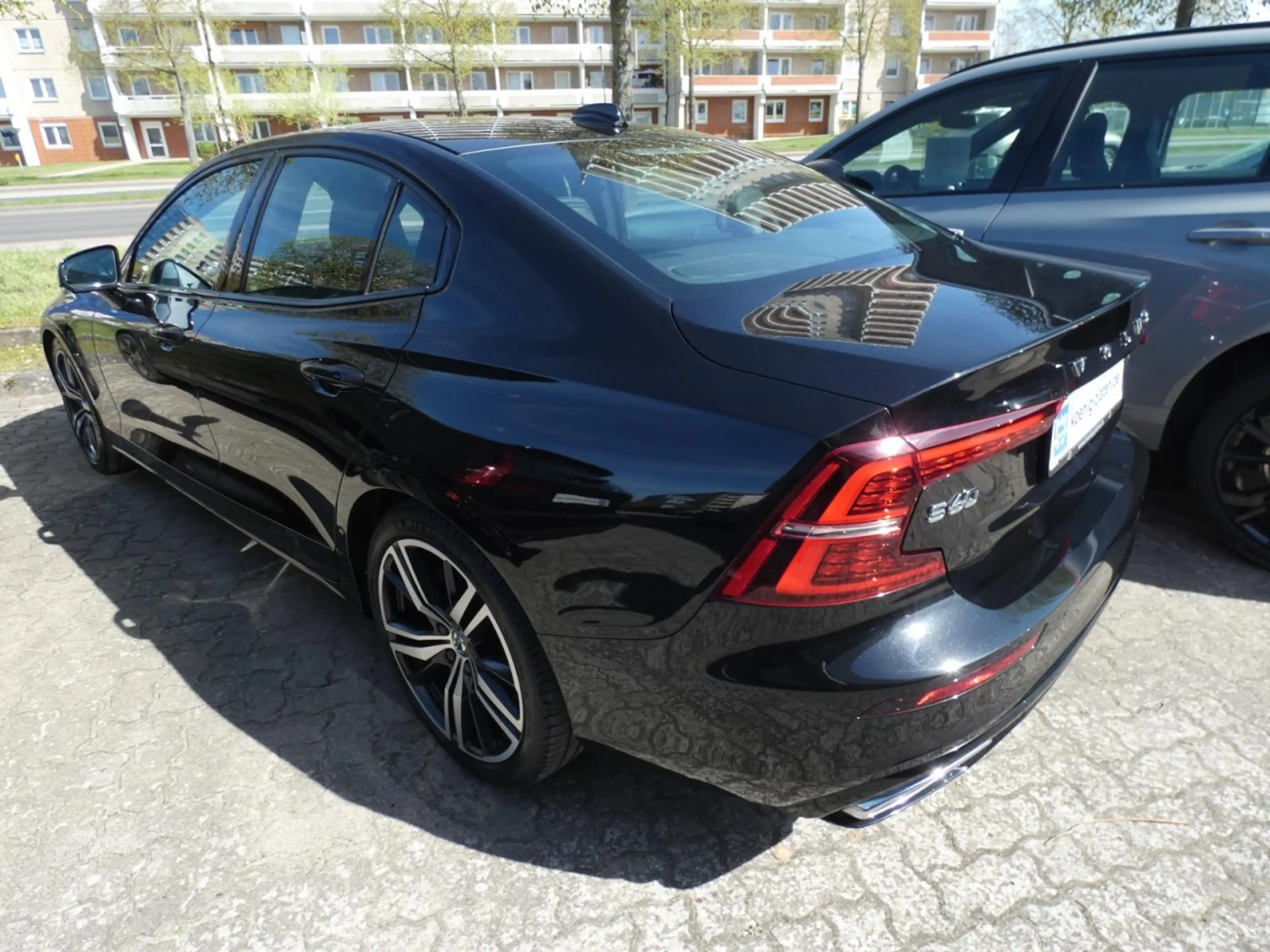 Volvo S60 T4 R Design (EURO 6d-TEMP) Klima Navi Leder — photo 3