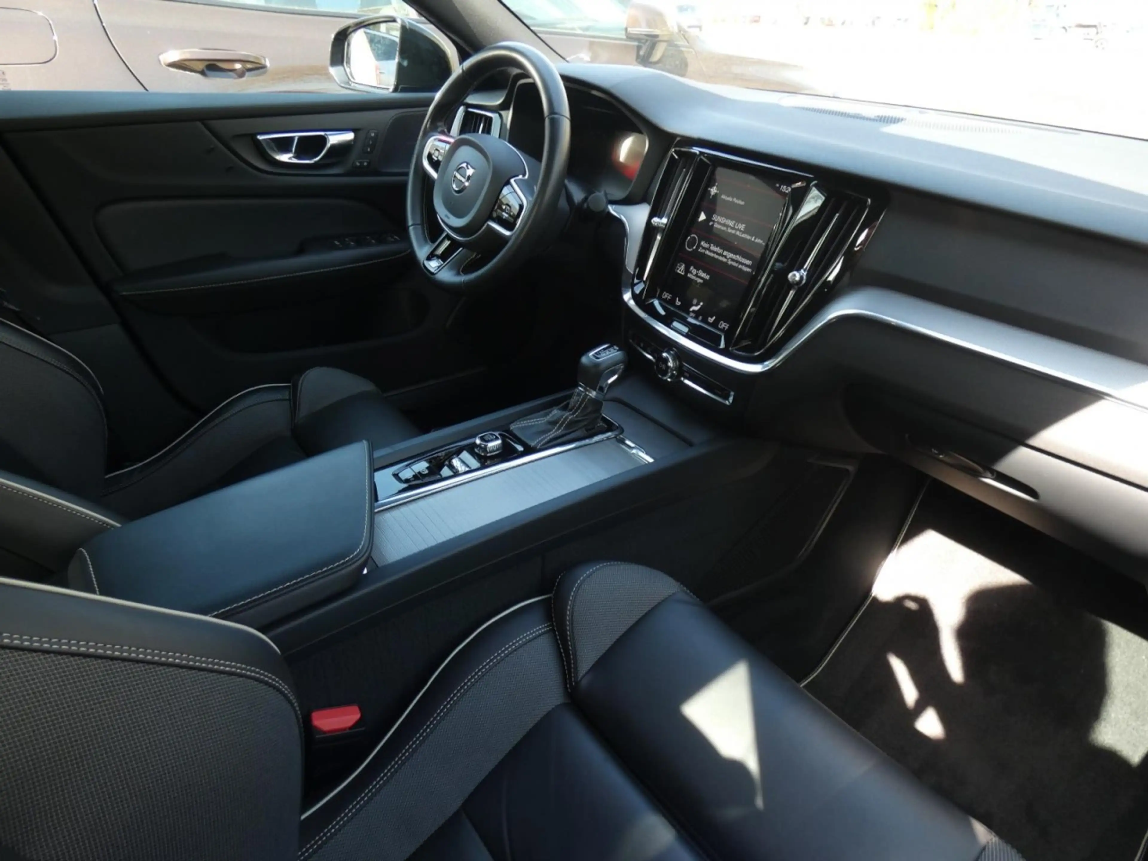 Volvo S60 T4 R Design (EURO 6d-TEMP) Klima Navi Leder — photo 7