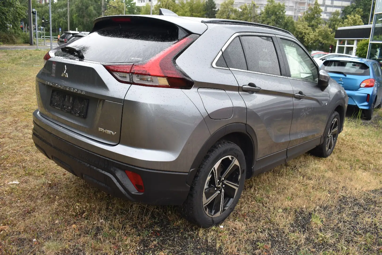 Mitsubishi Eclipse Cross Plug-in Hybrid BASIS 2.4 MIVEC 4WD Grijs - 2