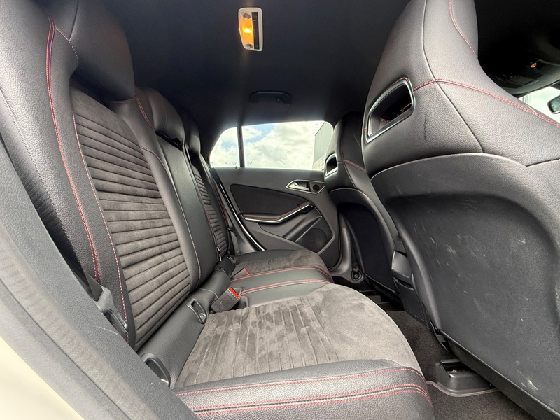 Mercedes-Benz CLA 180 Shooting Brake Facelift AMG Night Camera — photo 19