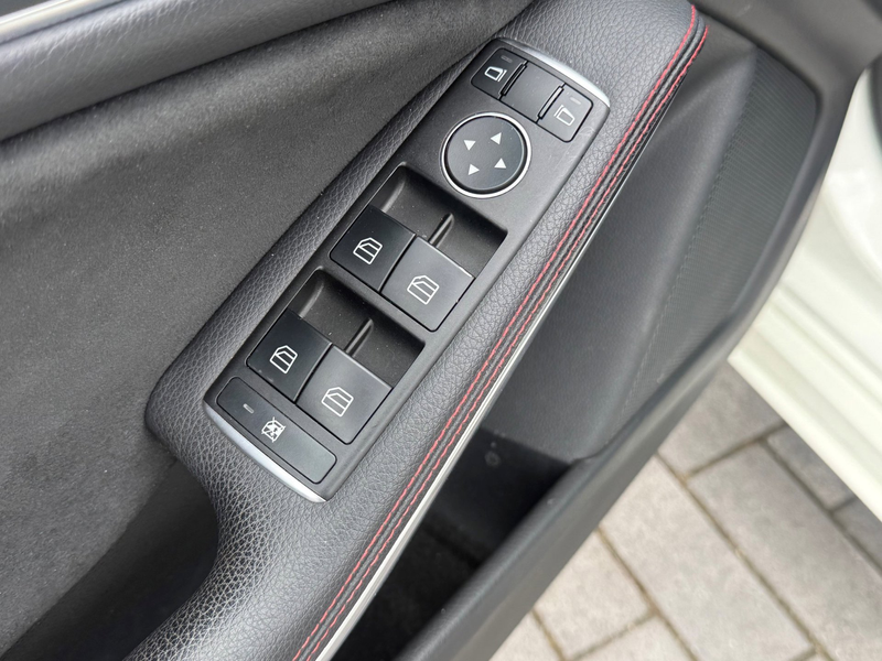 Mercedes-Benz CLA 180 Shooting Brake Facelift AMG Night Camera — photo 15