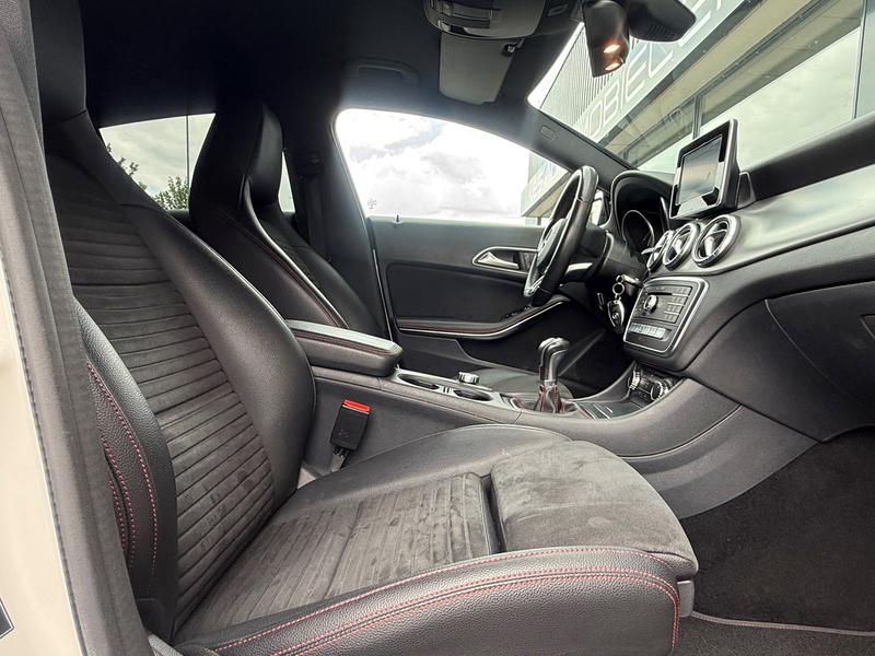 Mercedes-Benz CLA 180 Shooting Brake Facelift AMG Night Camera — photo 16