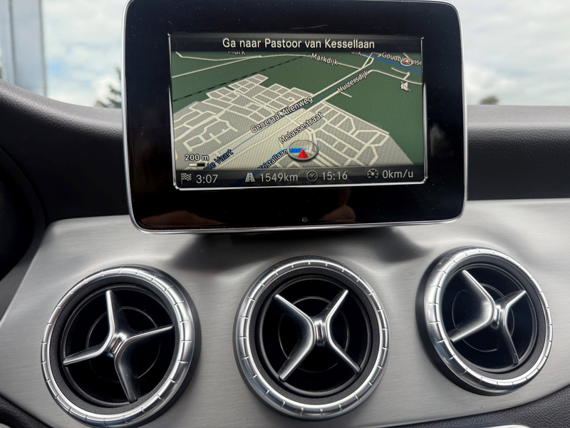 Mercedes-Benz CLA 180 Shooting Brake Facelift AMG Night Camera — photo 21
