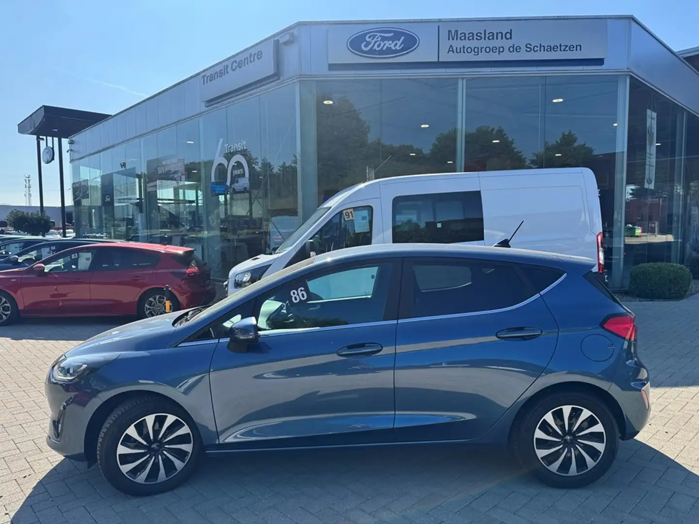 Ford Fiesta Titanium 1.0i 125PK M6: Navigatie, cruise control, Grijs - 1