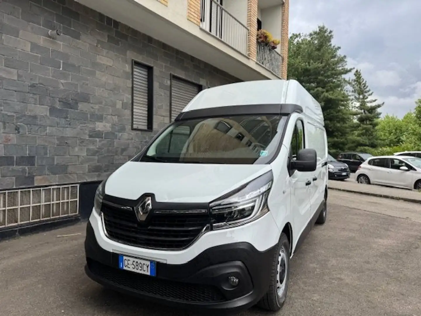 Renault Trafic 4ª serie 2021 T292.0 dCi 145CVPL-TA Fur.En.Ice Blanc - 2