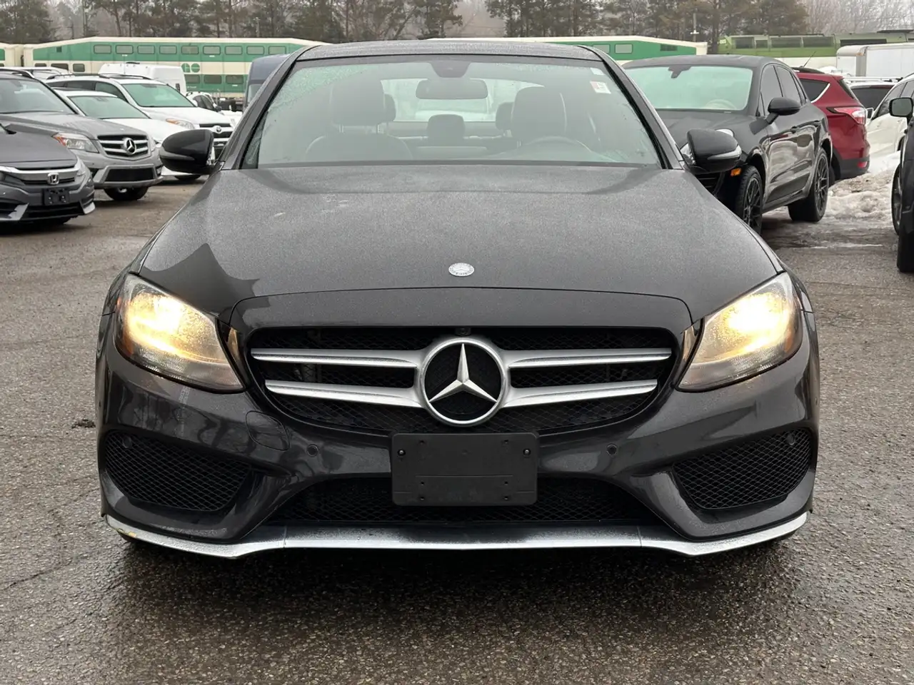 Mercedes-Benz C-Class снимка Mercedes-Benz C-Class