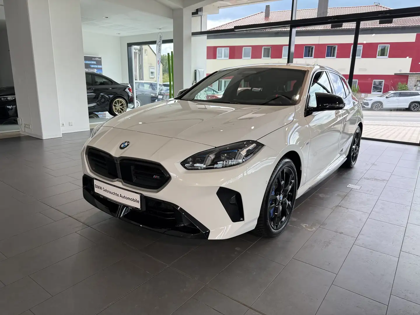 BMW 135 M135i xDrve Lmousne Sportpaket Head-Up HK HiFi Blanc - 1