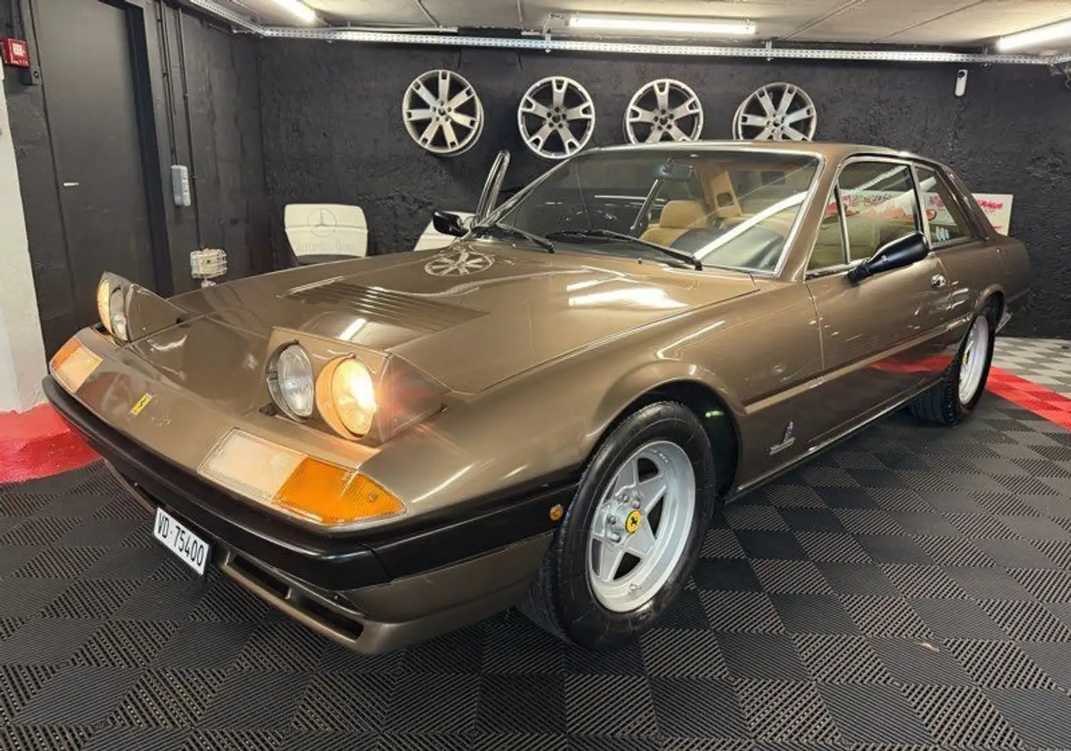 Ferrari 400 400i - 1