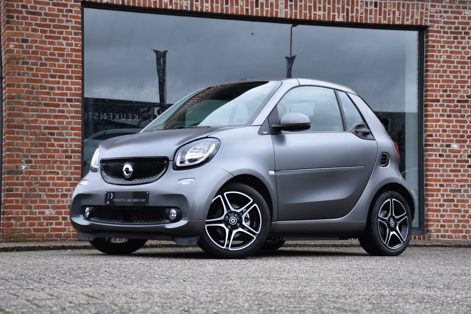 smart forTwo 17.6 kWh Electric drive Pure| Cabrio| Navi| Airco Gris - 1