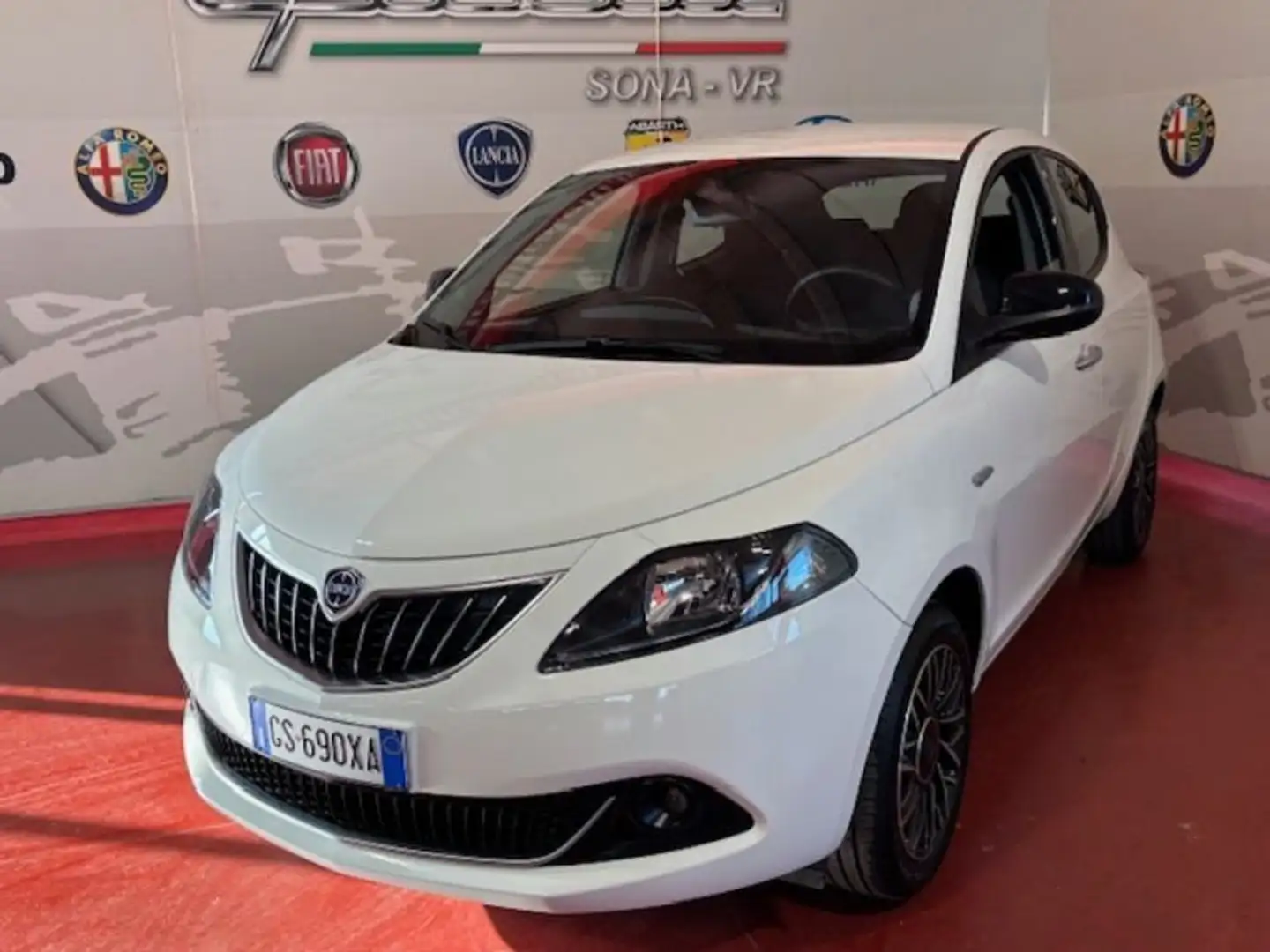 Lancia Ypsilon 1.0 FireFly 5 porte S&S Hybrid Platino Bianco - 1