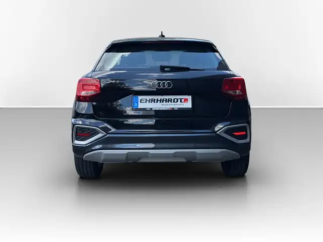 Audi Q2 view 7