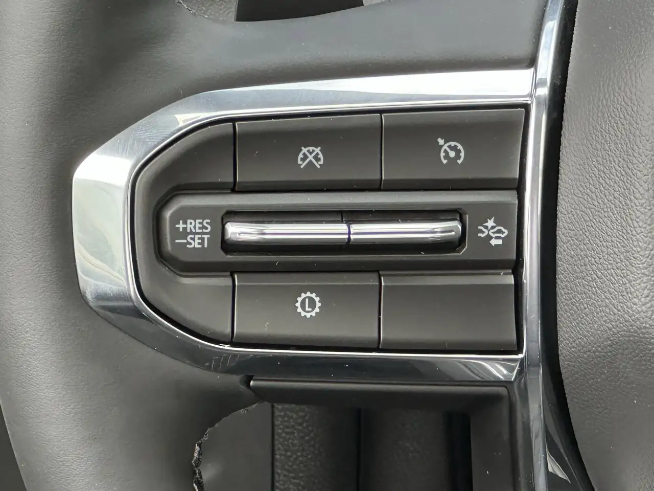 GMC Yukon снимка GMC Yukon