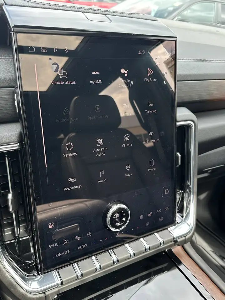 GMC Yukon снимка GMC Yukon