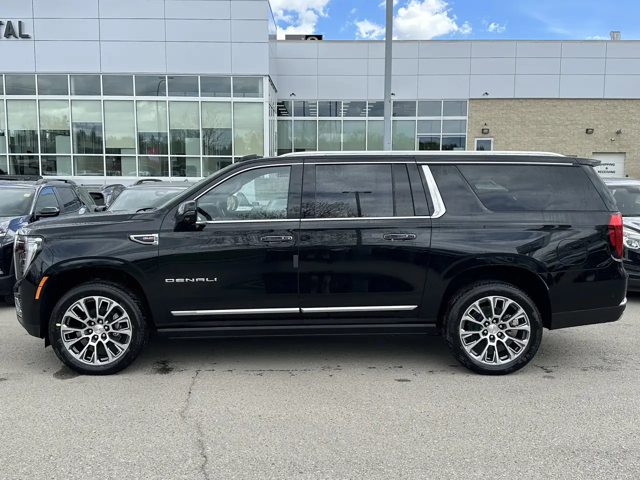 GMC Yukon снимка GMC Yukon