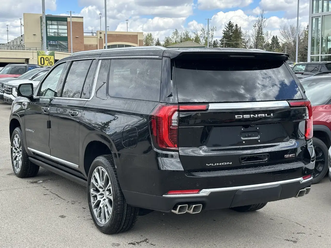 GMC Yukon снимка GMC Yukon