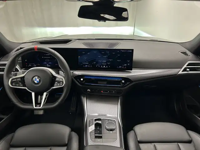 BMW 3 Series view 5