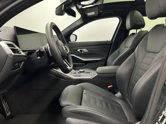 BMW 3 Series view 4